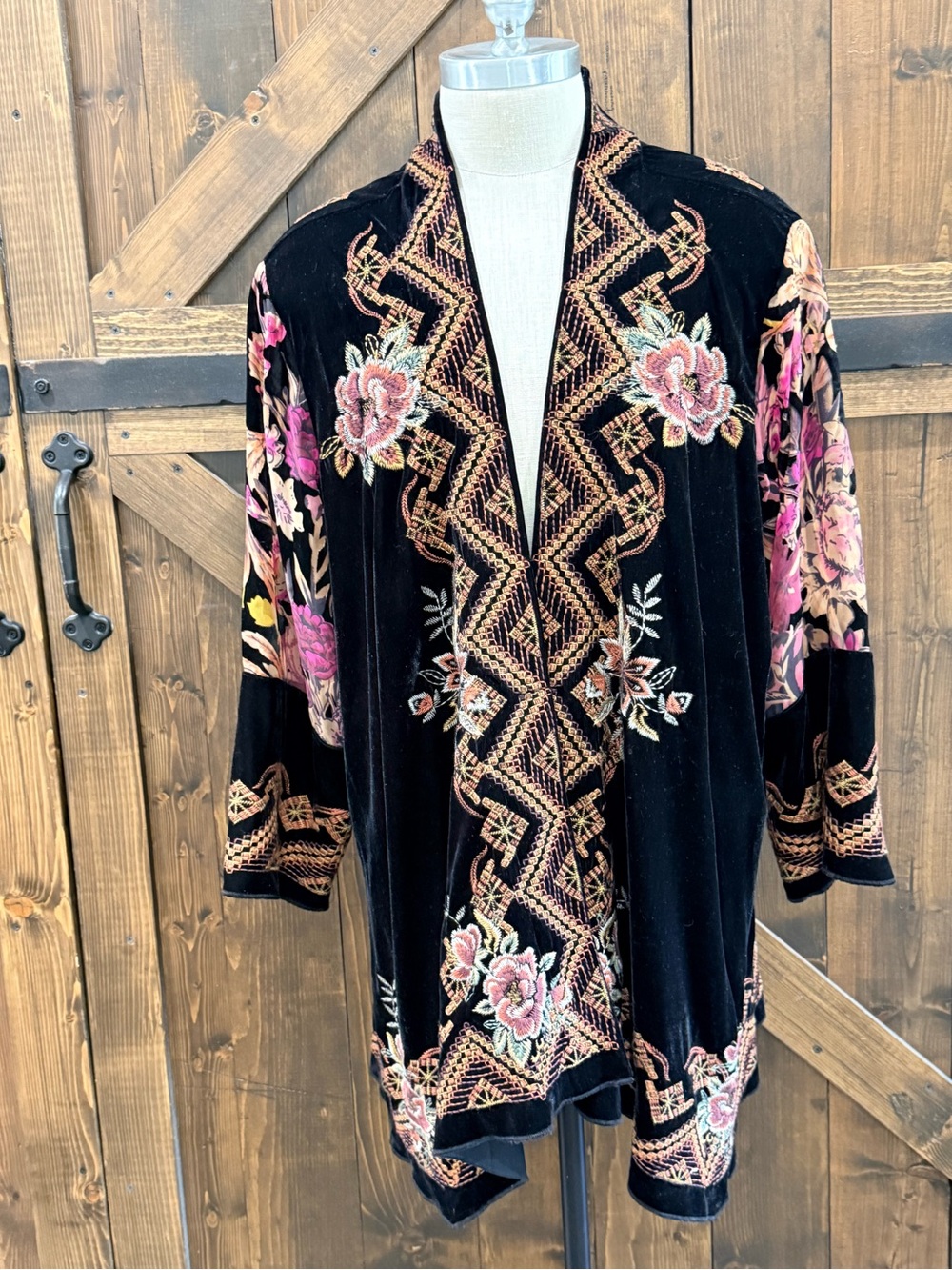 John Mark Embroidered Black Velvet Kimono Cardigan  Size 3X